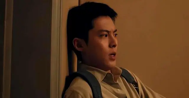 《黑夜告白》开播4集获观众高度评价，双时间线叙事与细节真实感成核心看点：细节速览